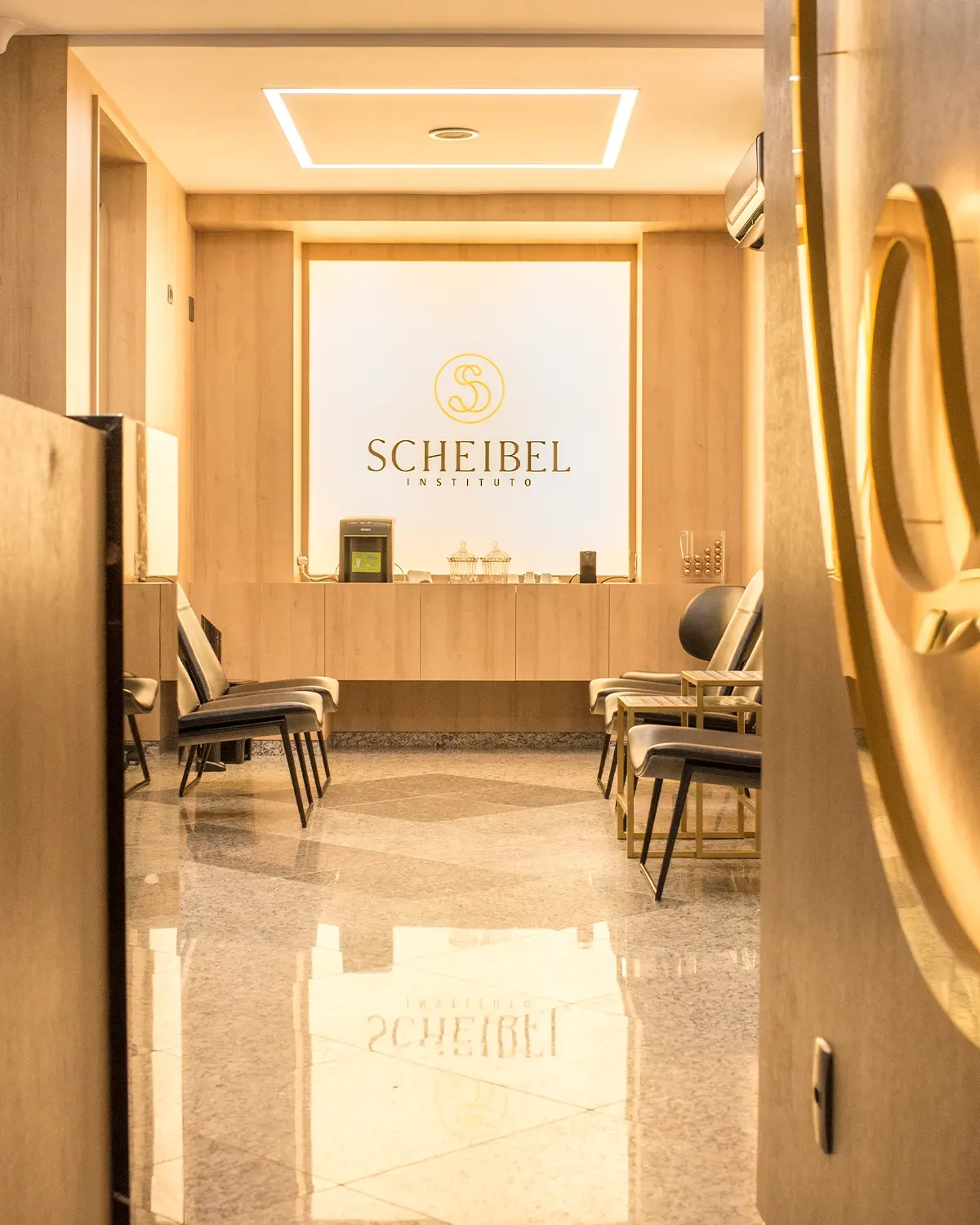 Interior sereno da clínica Instituto Scheibel